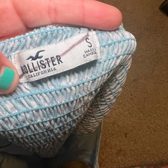 Hollister Floral Blue Halter Top Size S - Picture 4 of 4